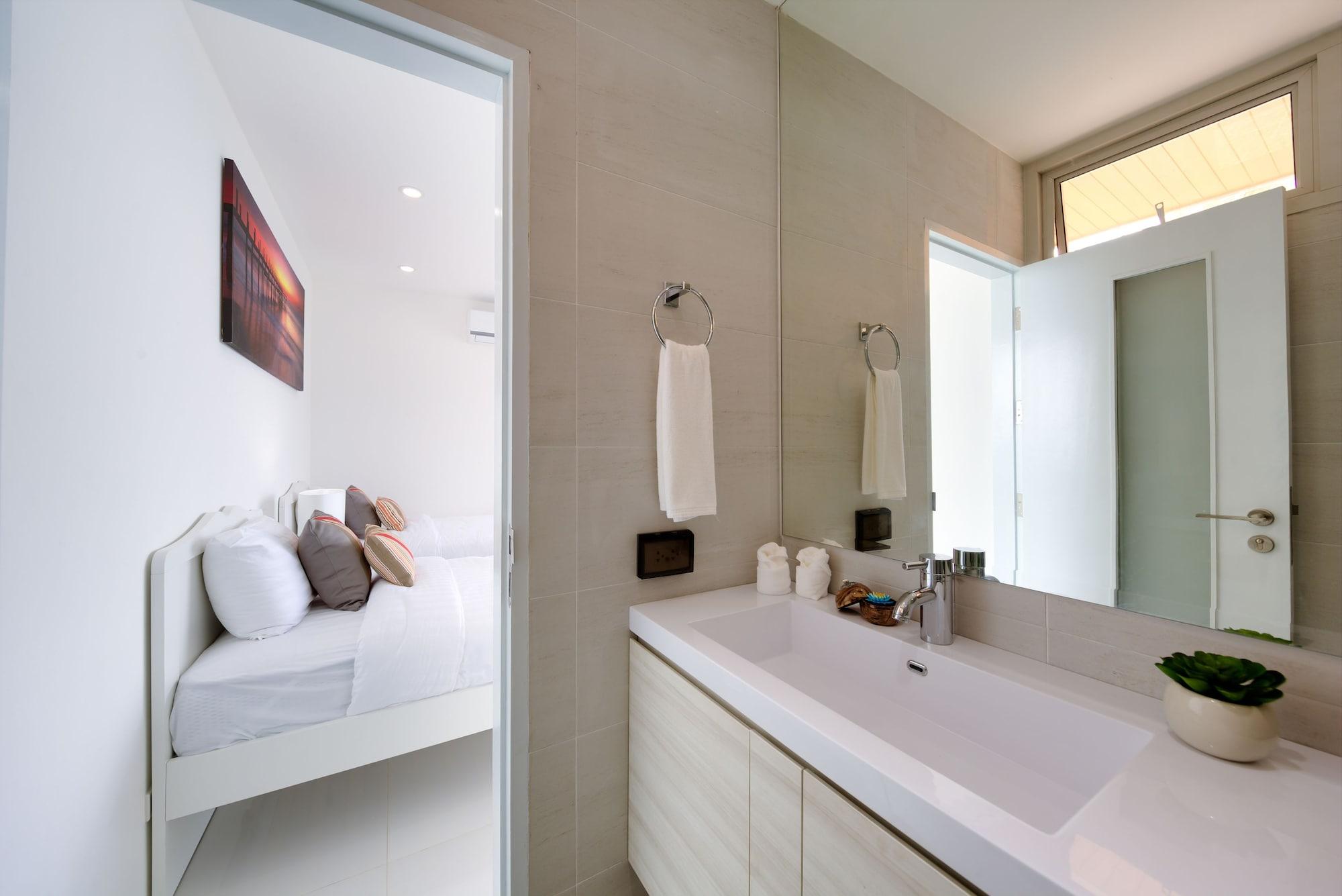 Lotus Ultra Modern 3 Bedrooms *